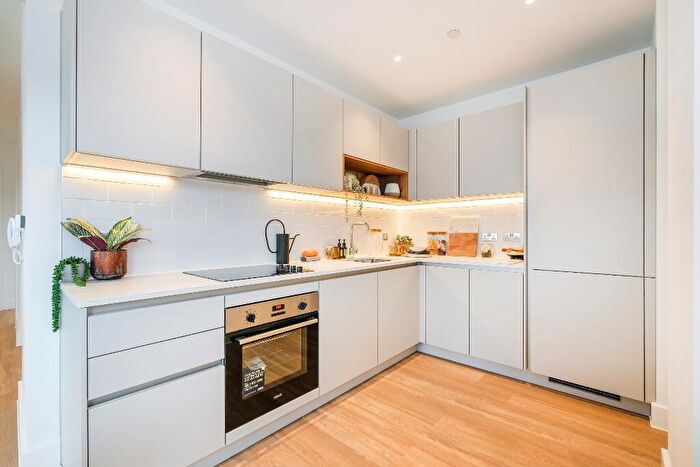 2 Bedroom Apartment For Sale In Henley Cross, Kidbrooke, London, SE3
