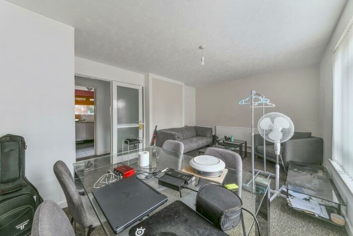 2 Bedroom Flat To Rent In Church Road, Leyton, London, E10