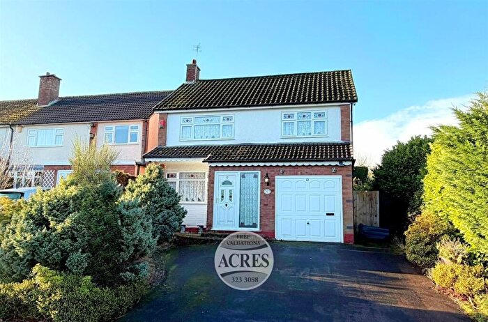 3 Bedroom Detached House For Sale In Beaton Road, Four Oaks, B74