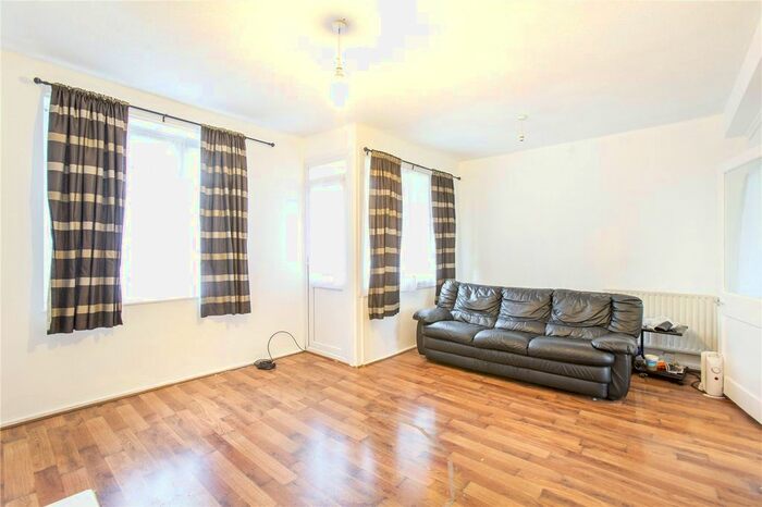 3 Bedroom Flat To Rent In Darenth Road, London N16