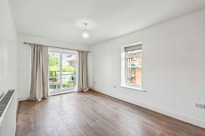 1 Bedroom Flat To Rent In Samuelson Place, Isleworth, TW7 - Photo 2