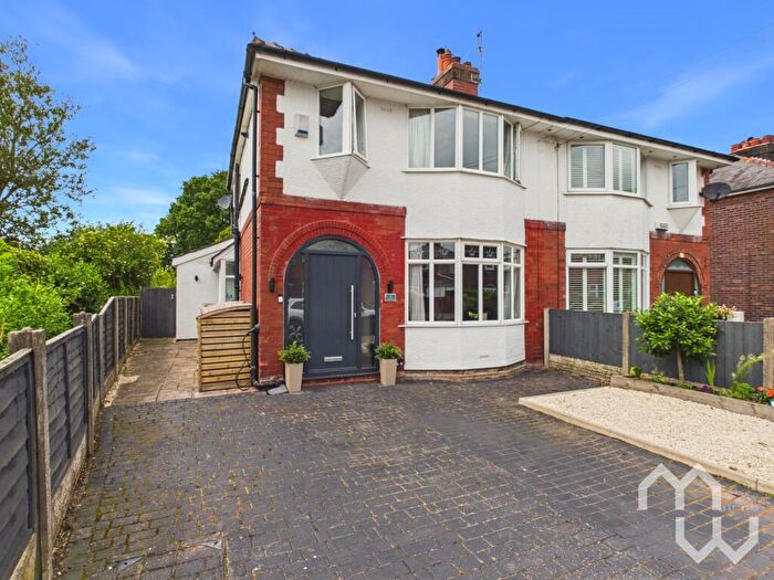 3 Bedroom Semi-Detached House For Sale In Fairway, Penwortham, PR1