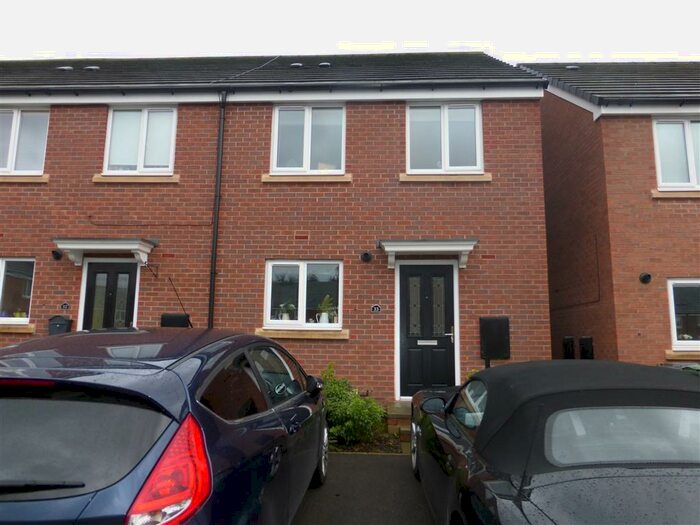 3 Bedroom Town House To Rent In Orchil Street, Giltbrook, Nottingham, NG16