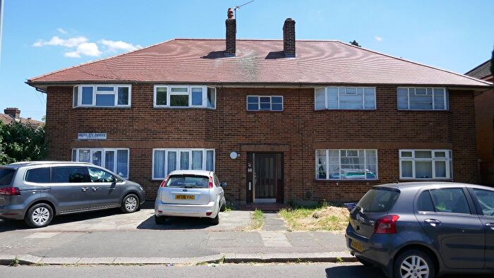 2 Bedroom Flat To Rent In Huxley Drive, Goodmayes, RM6