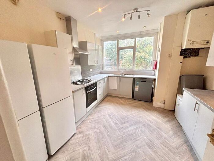 8 Bedroom Terraced House To Rent In Ebberston Terrace, Hyde Park, Leeds, LS6