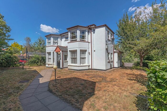 1 Bedroom Flat To Rent In Aspen House, Forest Road, Richmond, Surrey, TW9