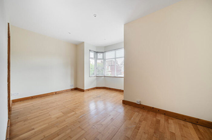 2 Bedroom Semi-Detached House For Sale In Manor Farm Road, Bitterne Park, Southampton, Hampshire, SO18