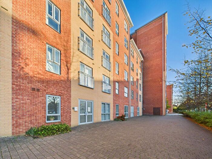 2 Bedroom Flat For Sale In Moulsford Mews, Basing House Moulsford Mews, RG30