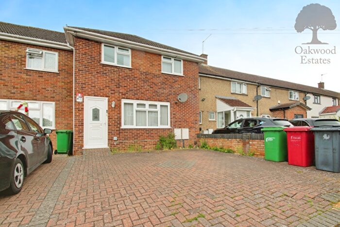 3 Bedroom Terraced House To Rent In Farm Crescent, Slough, SL2