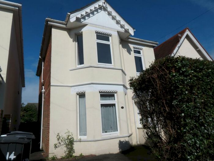 6 Bedroom House To Rent In Bedroom House In Winton, BH9