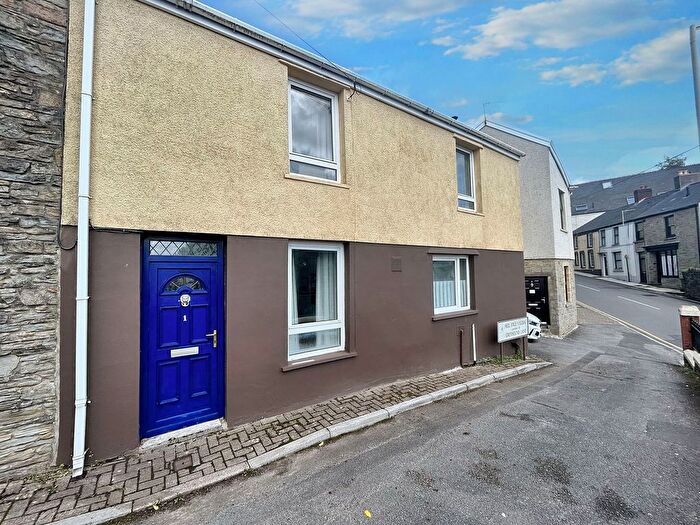 2 Bedroom End Of Terrace House For Sale In Heol Sticil-Y-Beddau, Llantrisant, Pontyclun, CF72