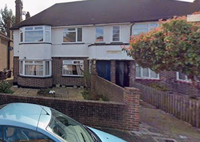 2 Bedroom Maisonette To Rent In Woodlands Grove, Isleworth, TW7