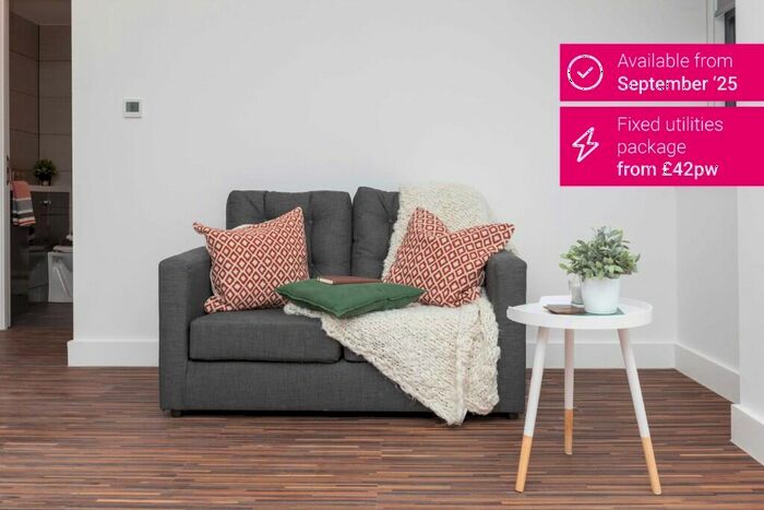 3 Bedroom Apartment To Rent In Westpoint, Chester Road, M16