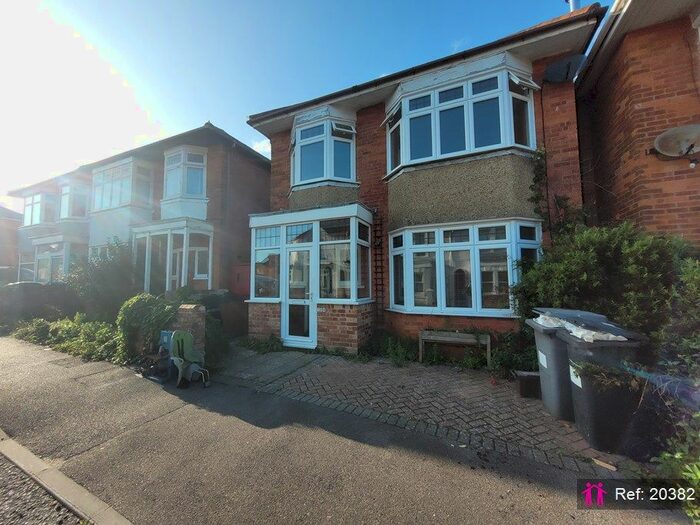 3 Bedroom Detached House To Rent In Parkwood Road, Southbourne, Bournemouth, BH5