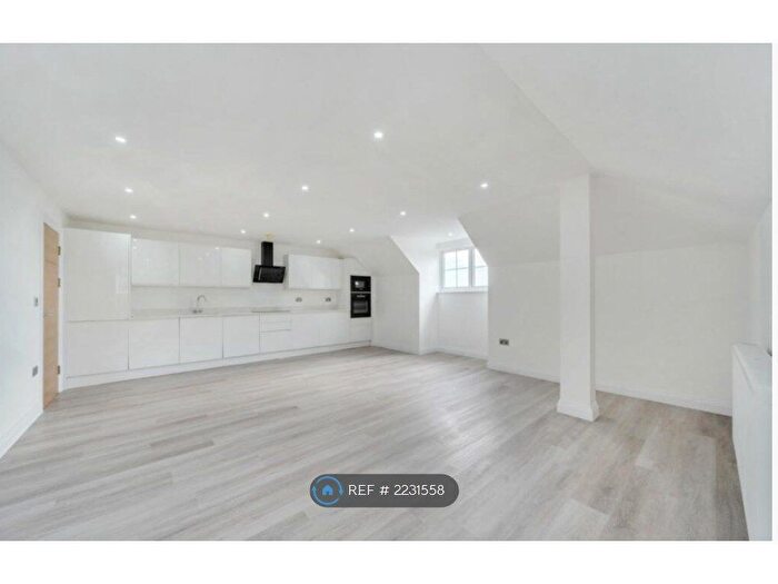 1 Bedroom Flat To Rent In Station Road, Loudwater, High Wycombe, HP10