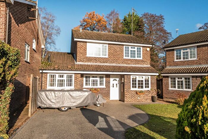 4 Bedroom Detached House For Sale In The Potteries, Farnborough, Hampshire, GU14
