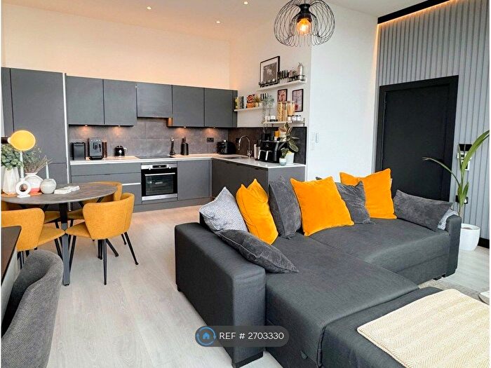 1 Bedroom Flat To Rent In Truscon House, Hayes, UB3