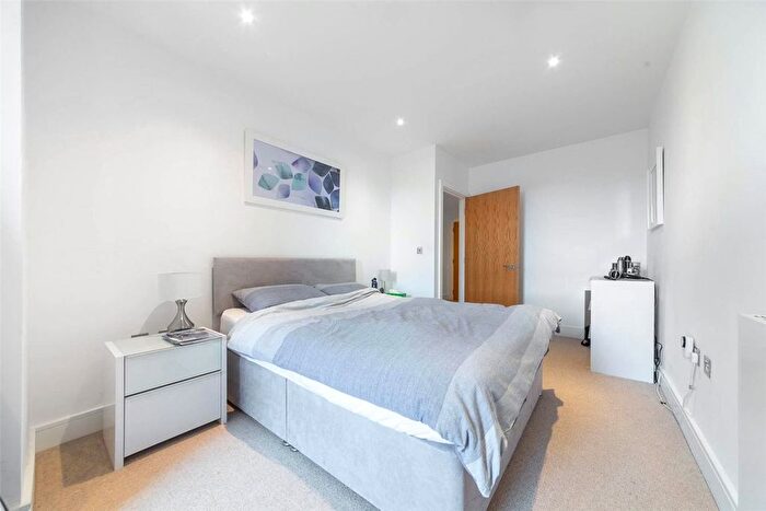 1 Bedroom Flat To Rent In Grove Street, Surrey Quays, SE8