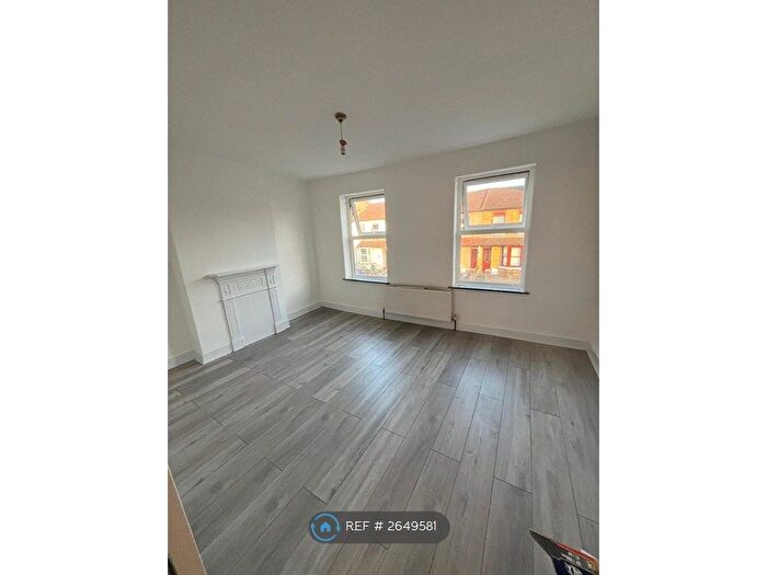 3 Bedroom Terraced House To Rent In William Road, Sutton, SM1