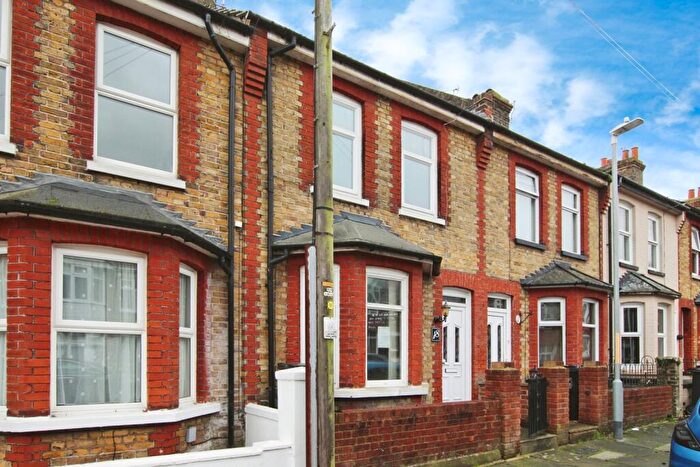 2 Bedroom Terraced House For Sale In Rosebery Avenue, Ramsgate, Kent, CT11