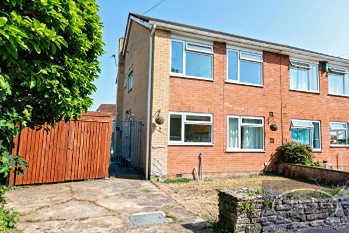 3 Bedroom Semi-Detached House For Sale In Derwent Close, Moordown, Bournemouth, BH9