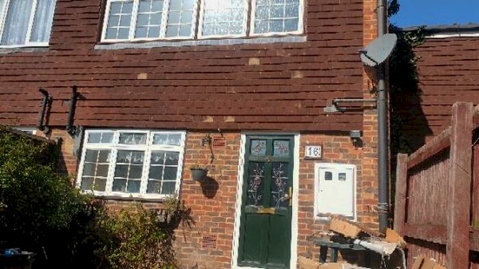 3 Bedroom Terraced House To Rent In Burford Close, : Bed Bath Furn, IG6