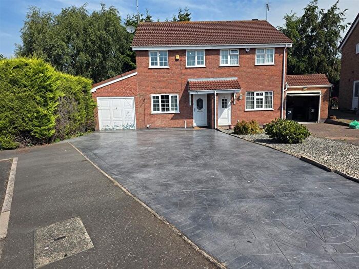 3 Bedroom Property To Rent In Walsh Grove, Erdington, Birmingham, B23