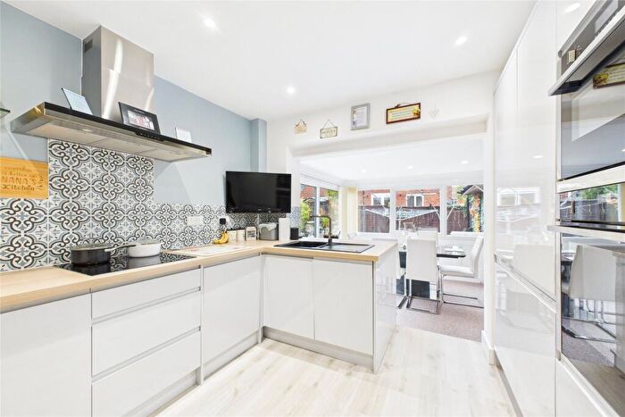 2 Bedroom Bungalow For Sale In Newtown Road, Sandhurst, Berkshire, GU47