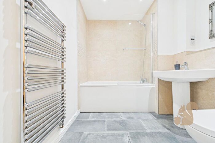 2 Bedroom Flat For Sale In Circular Road South, Colchester, CO2