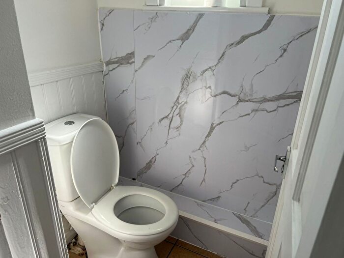 2 Bedroom Flat To Rent In London, E18