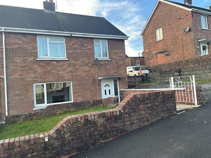 3 Bedroom Semi-Detached House To Rent In Ffordd Aneurin, Pontyberem, Llanelli, SA15