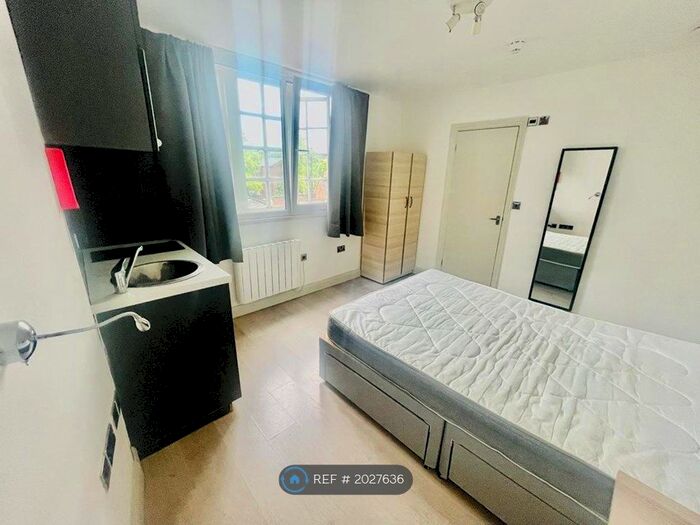 Studio To Rent In Old Fire Station Apartments, London, SE10