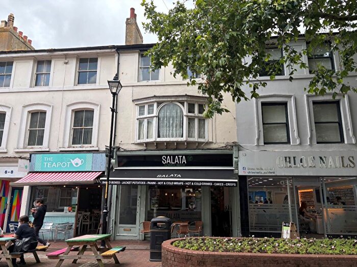 2 Bedroom Flat To Rent In Bank Street, Ashford, Kent, TN23