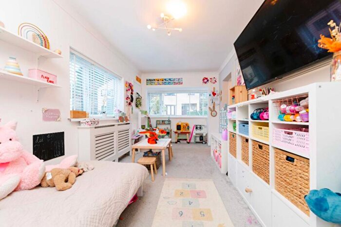 3 Bedroom Detached House For Sale In Heol Nant Caiach, Treharris, CF46