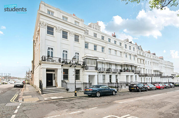 2 Bedroom Flat To Rent In Sussex Square, Brighton, East Sussex, BN2