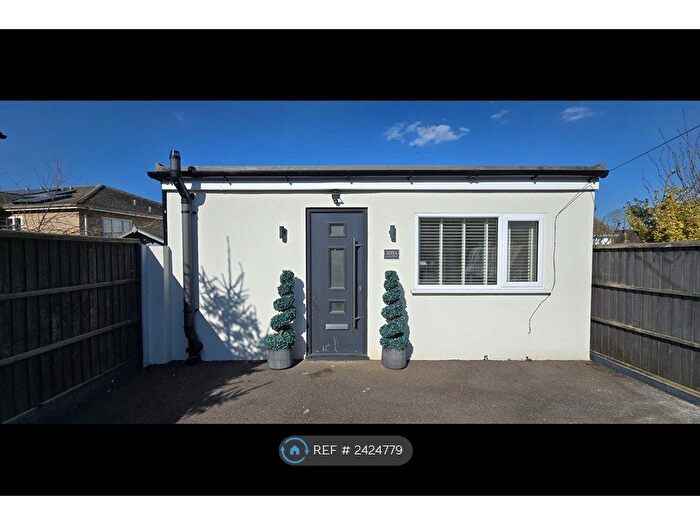 Studio To Rent In High Street, Rainham, Gillingham, ME8