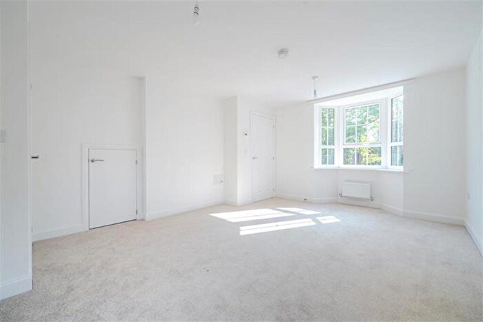 3 Bedroom Terraced House To Rent In Bedroom Terraced House In Bugle Grove, Finchampstead, RG40