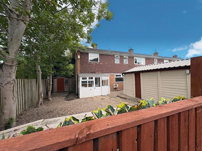 3 Bedroom Semi-Detached House For Sale In De Mauley Place, The Village, YO32