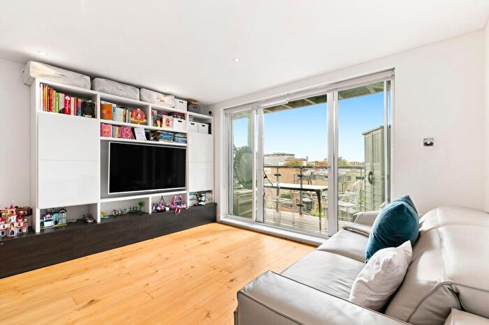 2 Bedroom Flat To Rent In Angel Southside, Owen Street, EC1V