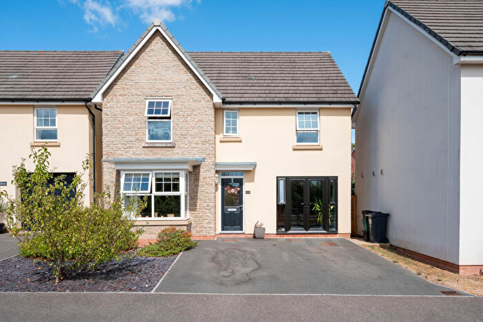 4 Bedroom Detached House For Sale In Greystone Walk, Cullompton, Devon, EX15