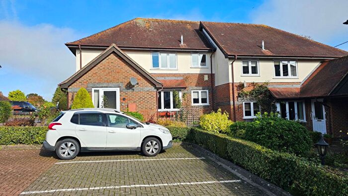 2 Bedroom Maisonette For Sale In Garrett Close, Kingsclere, Newbury, RG20