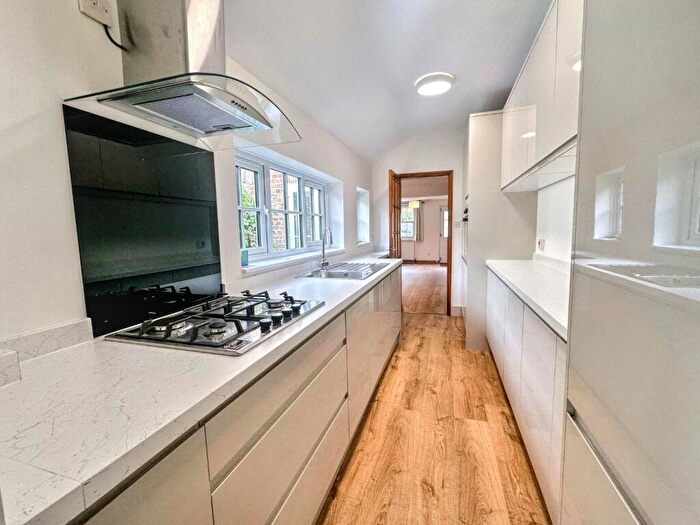 2 Bedroom House To Rent In Tangier Lane, Eton, SL4