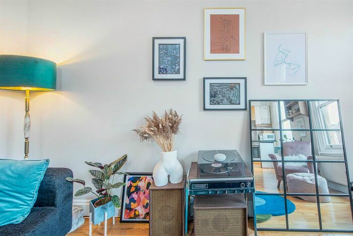 1 Bedroom Flat To Rent In Wray Crescent, Finsbury Park, N4