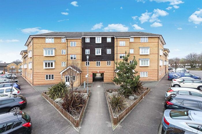 2 Bedroom Flat To Rent In Heath Court, Stanley Close, London, Greater London, SE9