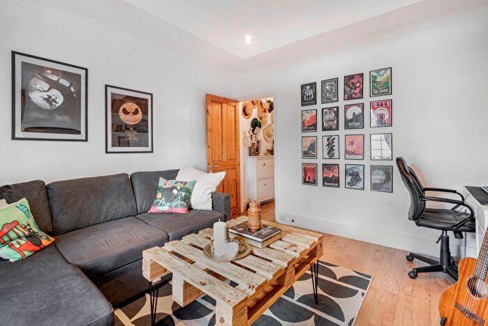 3 Bedroom Terraced House For Sale In Auckland Road, Tunbridge Wells, Kent, TN1