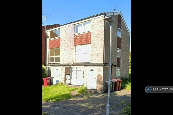 2 Bedroom Maisonette To Rent In Hillbrow, Reading, RG2