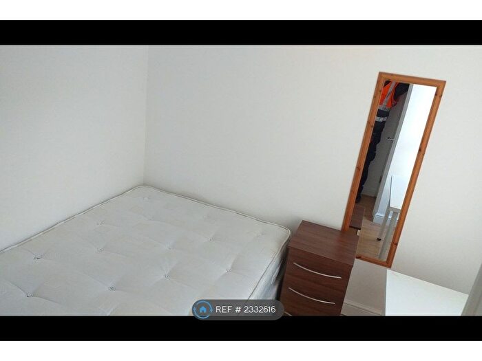 3 Bedroom Flat To Rent In Davenant Road, London, N19