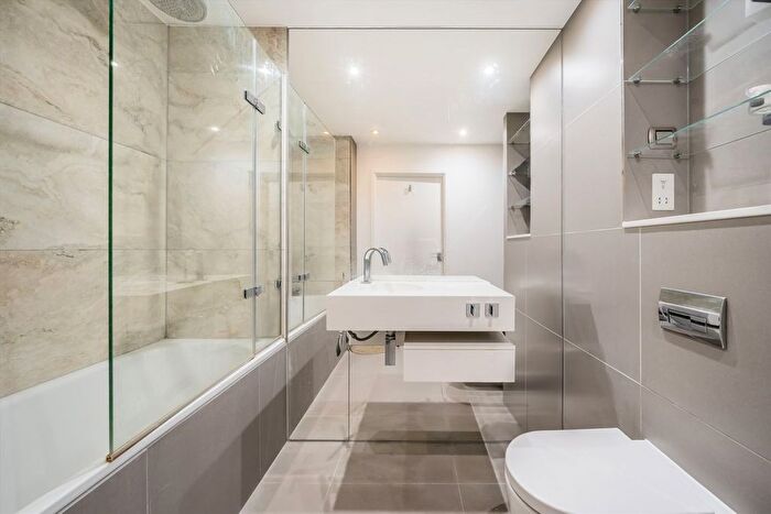 1 Bedroom Flat To Rent In Dance Square, Clerkenwell, EC1V
