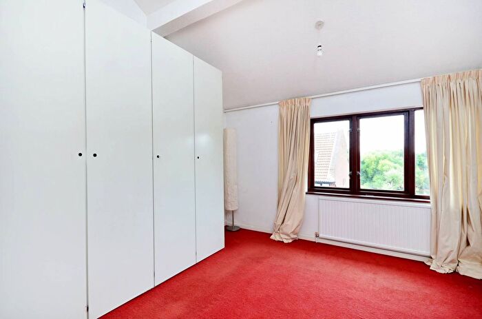 2 Bedroom Maisonette To Rent In Mallard Place, Teddington, Twickenham, TW1