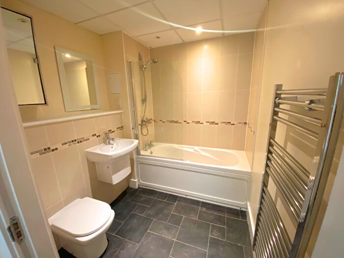 1 Bedroom Apartment To Rent In Ferry Court, Cardiff, CF11